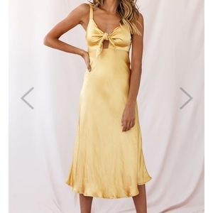 Selfie Leslie perfect satin midi dress